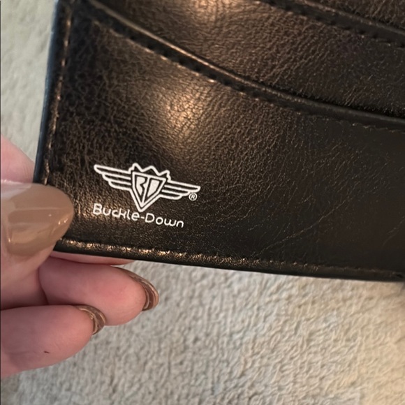 Disney wallet in collectible tin box - Picture 5 of 6